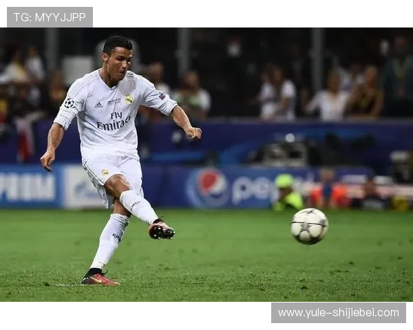 理解世界杯点球规则:裁判如何判定点球及相关处罚措施